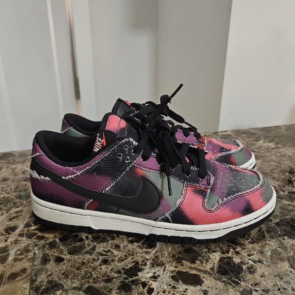 Graffiti Nike Dunk Lows Retro PRM - Picture 2 of 4